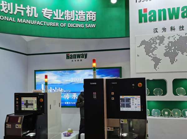 轴光栅全关环节造+数学模型拟合，高精密划片机的精度更高！